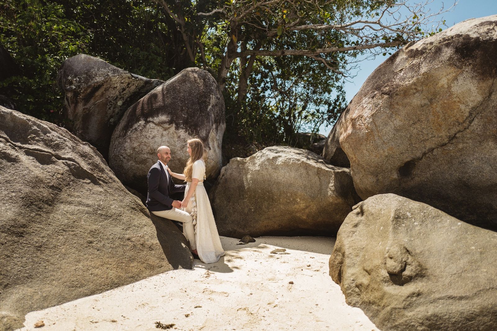 Face to face in a corridor of enormous granite boulders