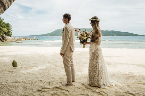Bride and groom together on Félicité