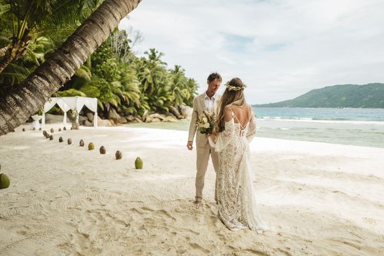 Bride and groom together on Félicité