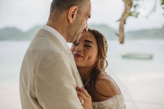 Bride and groom together in the Seychelles