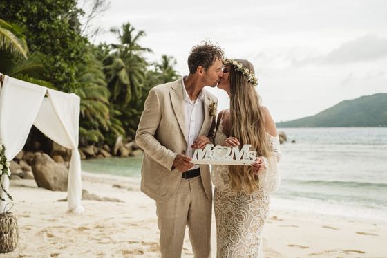 Bride and groom together on Félicité