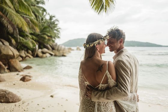 Bride and groom together on Félicité