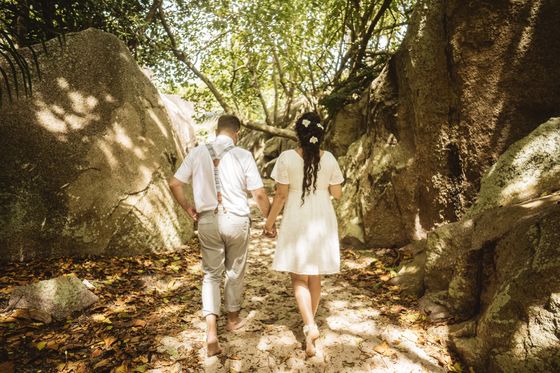 Bride and groom together on La Digue