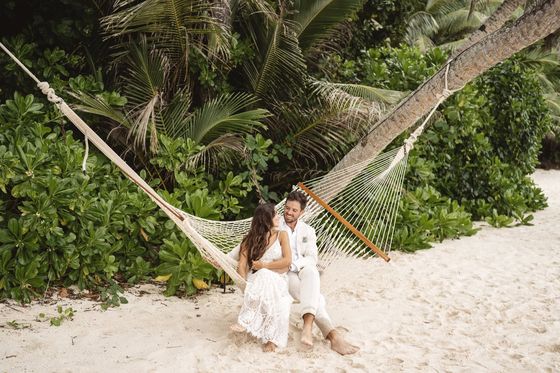 Bride and groom together on Félicité