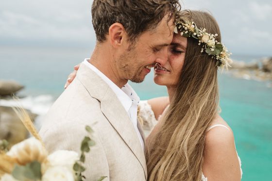 Bride and groom together on Félicité