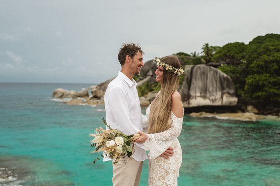 Bride and groom together on Félicité
