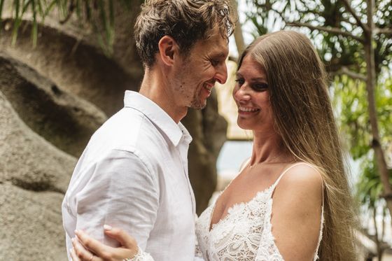Bride and groom together on Félicité