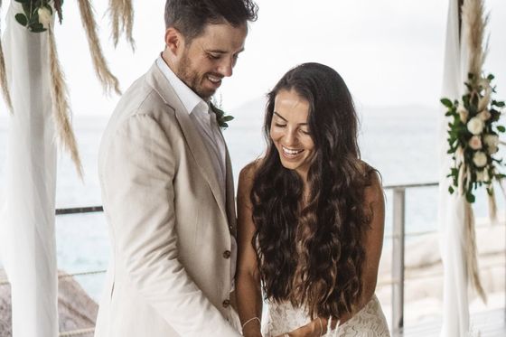 Bride and groom together on Félicité