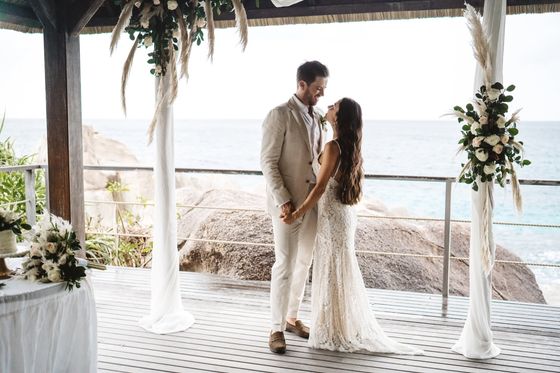 Bride and groom together on Félicité