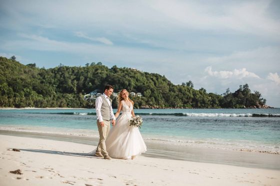 Bride and groom together in the Seychelles